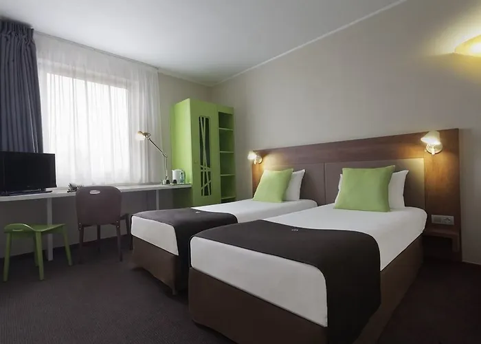 弗罗茨瓦夫中枢钟楼酒店 3*