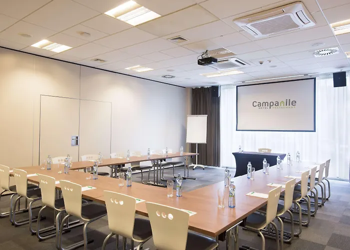 弗罗茨瓦夫中枢钟楼酒店 酒店