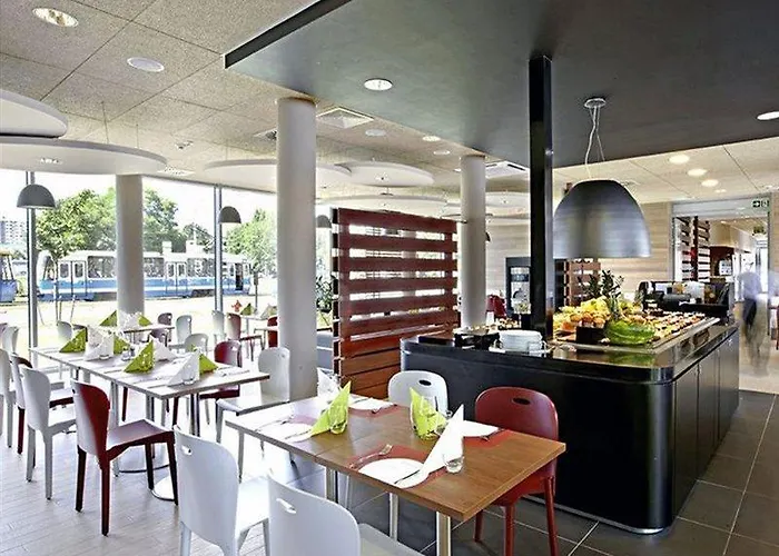 弗罗茨瓦夫中枢钟楼酒店 弗罗茨瓦夫