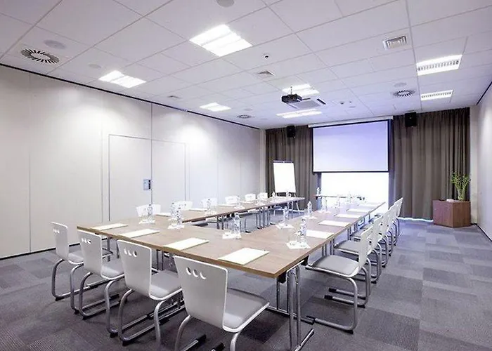 Hotel Campanile Centrum 3*